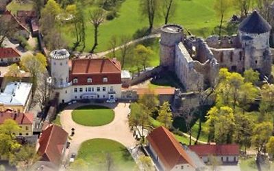 Cesis Mittelalterliche Burg und Garten